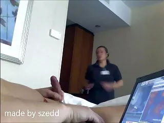 Окрашенная сучка раздевается бесплатный просмотр порно видео и сосет на камеру