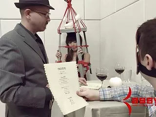 Горячая блондинка сосет pornuxa video чувак и трахает его