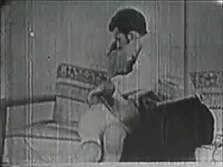 Сексуальные сцены из французского кинокрад порно порнофильма. Женщины и девушки насыщают свои небритые киски сладострастной мастурбацией и трахаются