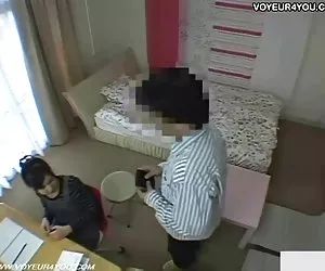 Чувак вертит блондинку в видео порно зрелых разных позах, желая быстро получить оргазм