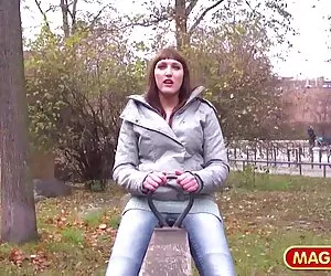 Большой член пррно 365 входит в узкую киску