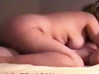Сука смотреть рорно сосет соседку хорошо